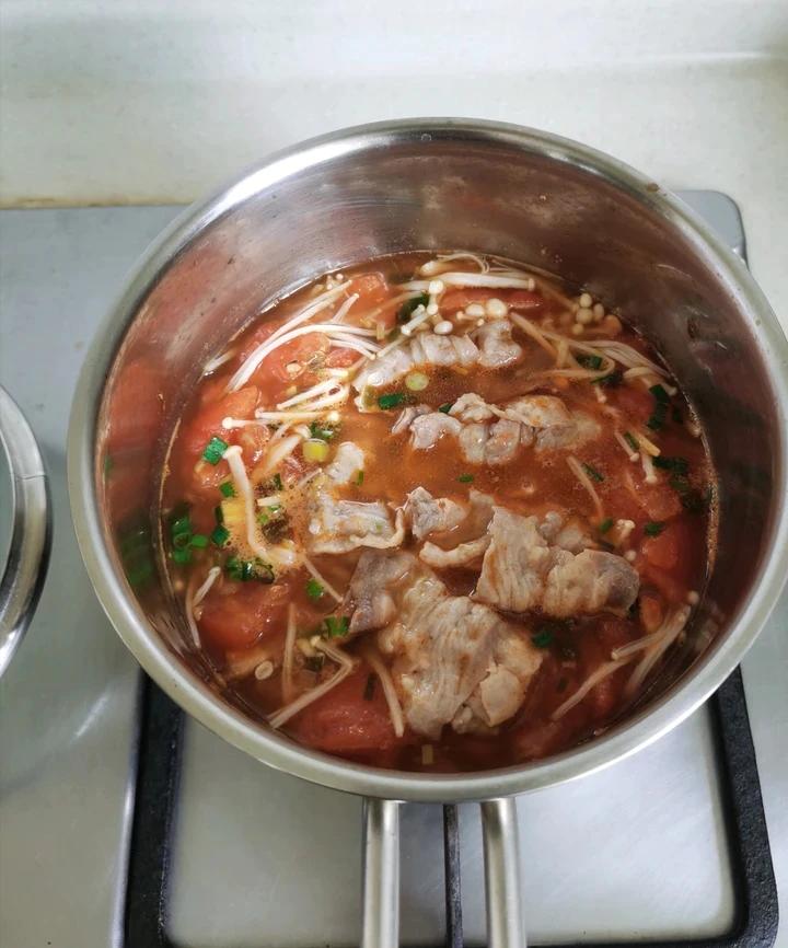番茄肥牛金针菇
