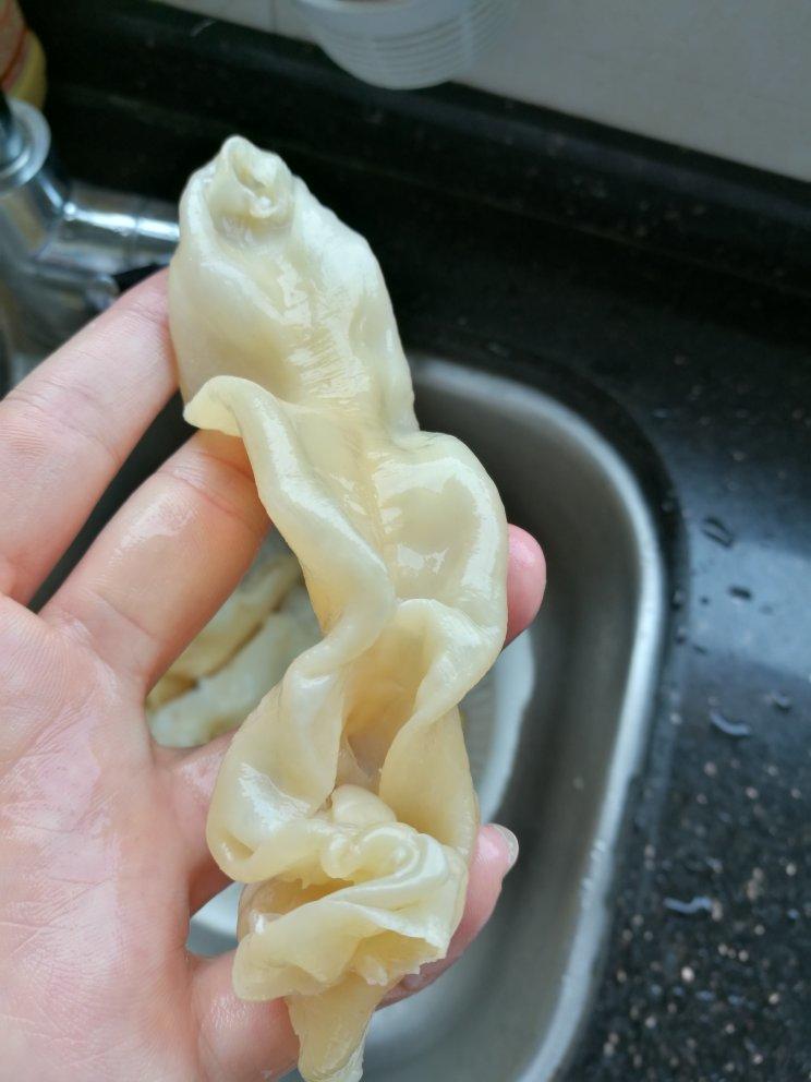 虫草花花胶煲鸡