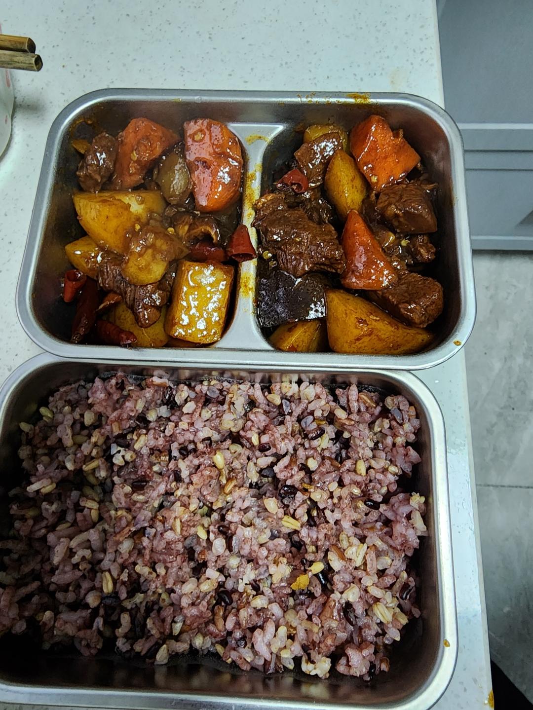 今日菜谱：土豆胡萝卜炖牛肉