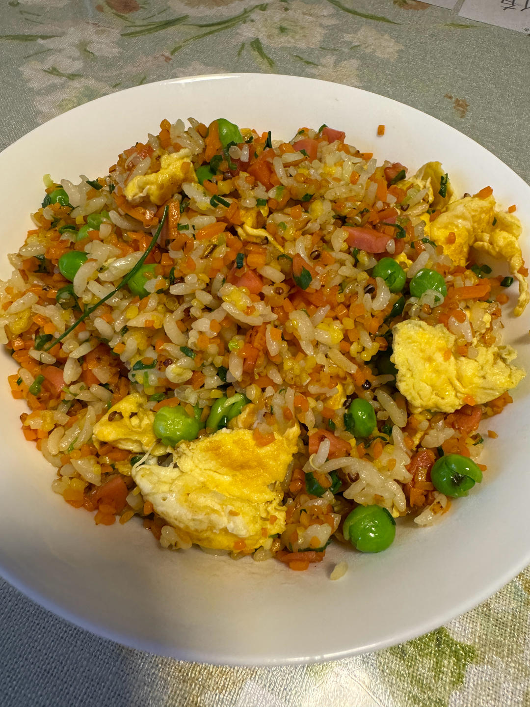 胡萝卜蛋炒饭