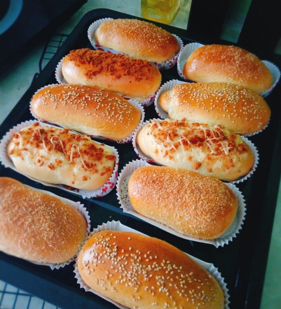 芝麻热狗包+黑胡椒牛肉肠