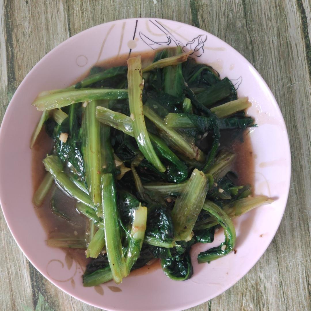 油麦菜最简单又好吃的做法
蒜蓉油麦菜