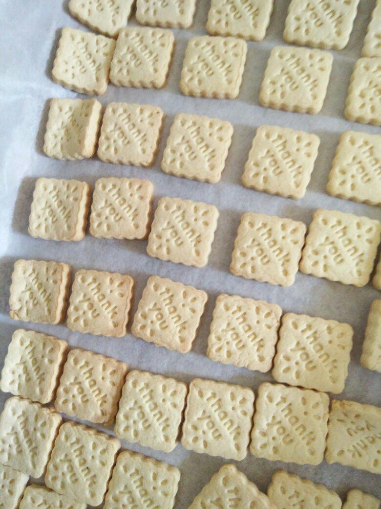 幼儿园秋游必备——牛奶饼干