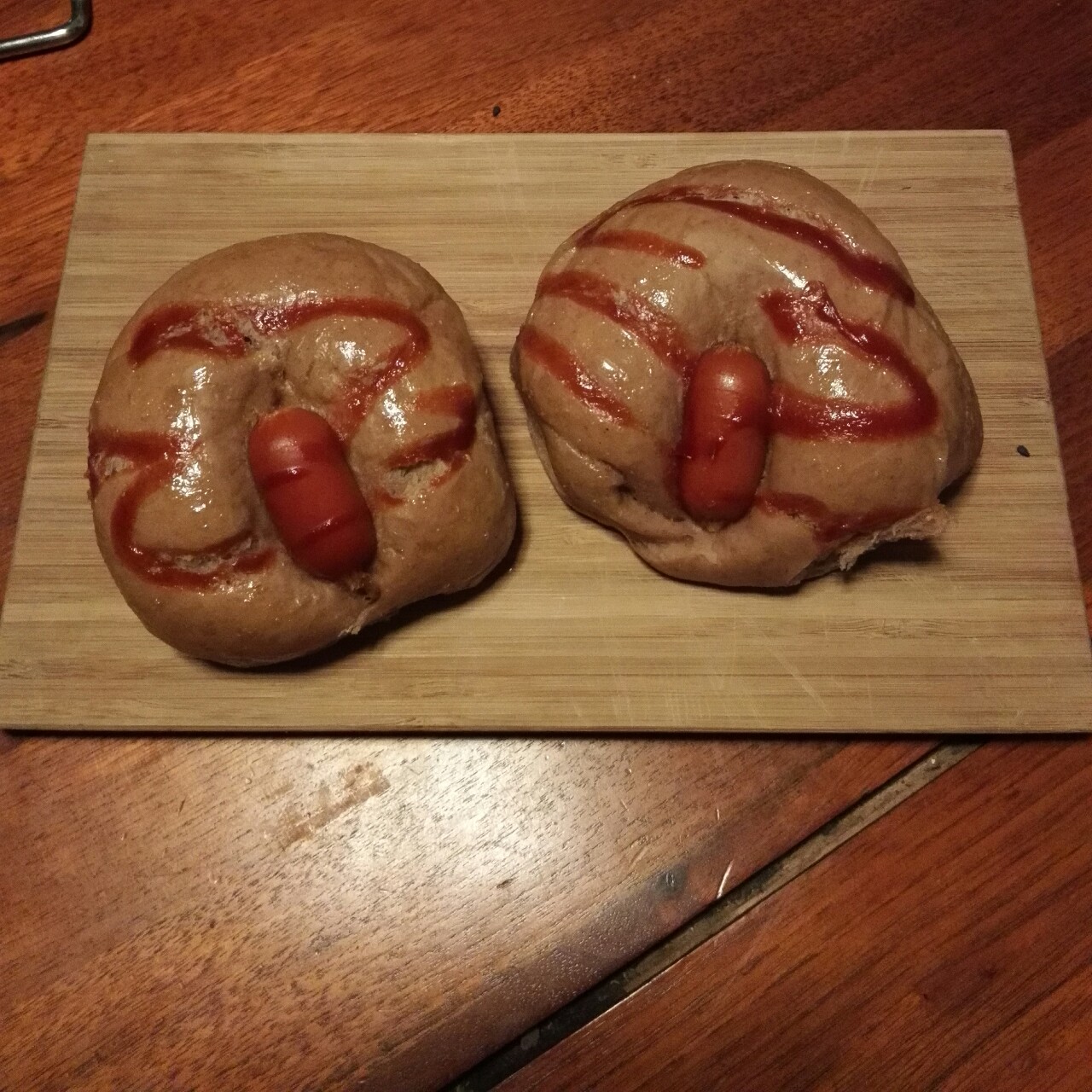 脆皮肠仔餐包