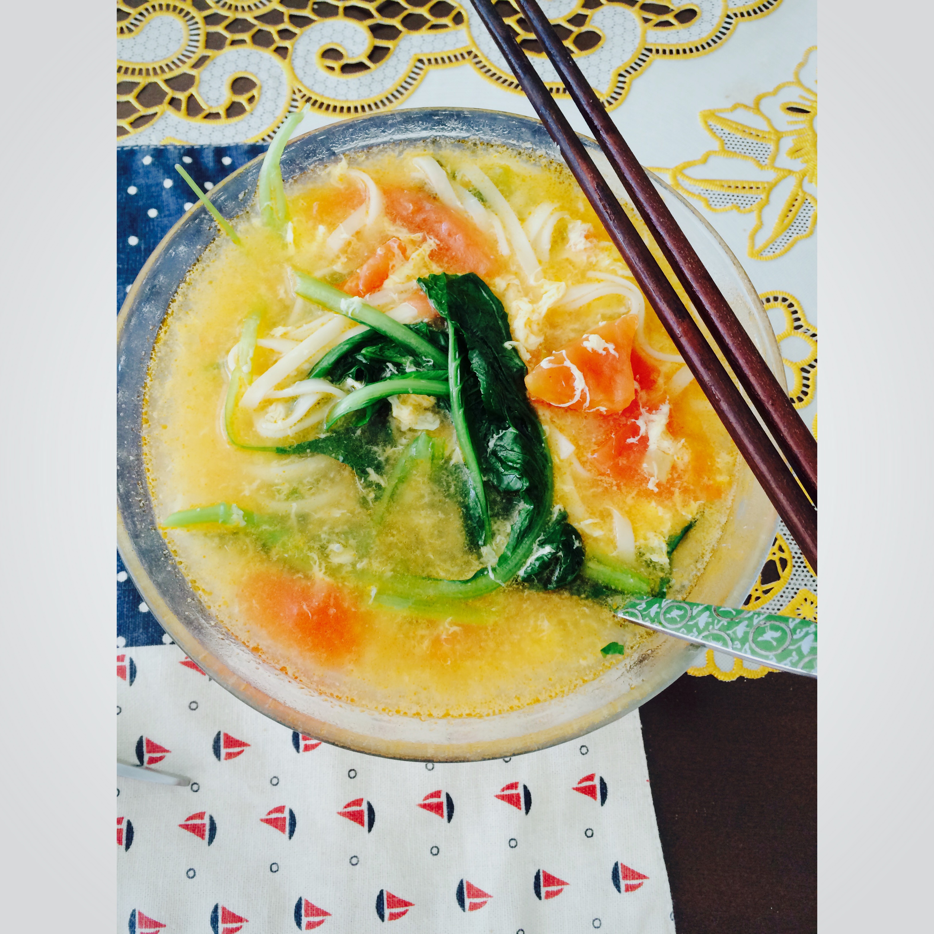 西红柿鸡蛋热汤面