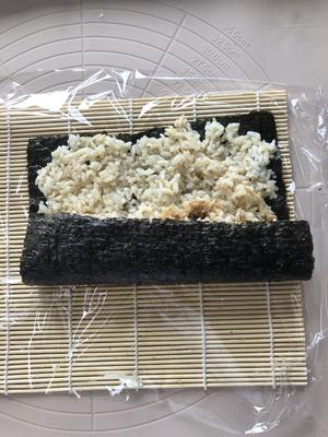 【紫菜包饭】附米饭调味。鳗鱼/三文鱼牛油果、火腿青瓜口味的做法 步骤7