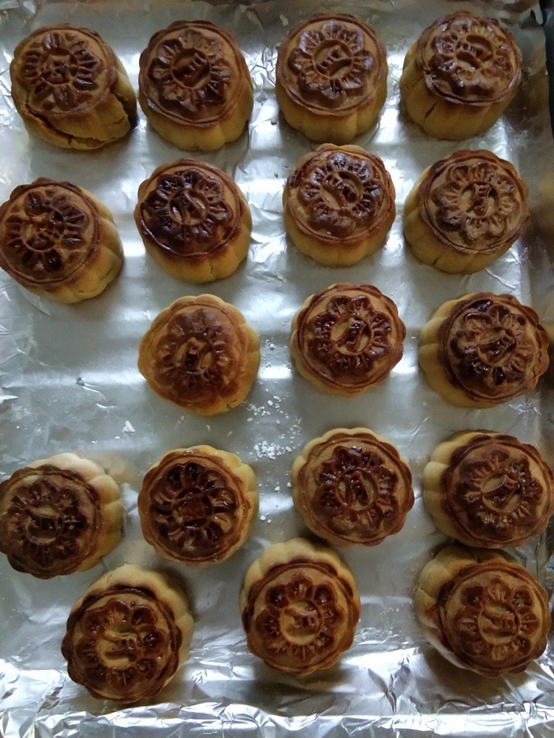广式月饼—蛋黄莲蓉月饼