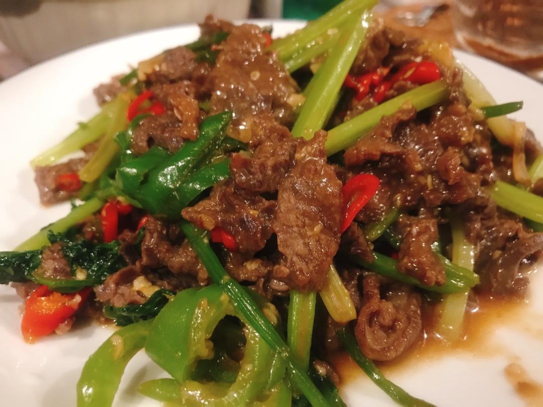 小炒牛肉（肉嫩味香）