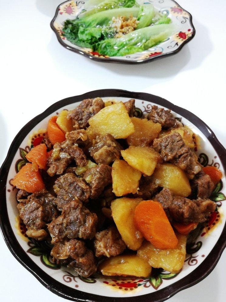 沙沙土豆胡萝卜炖牛肉
