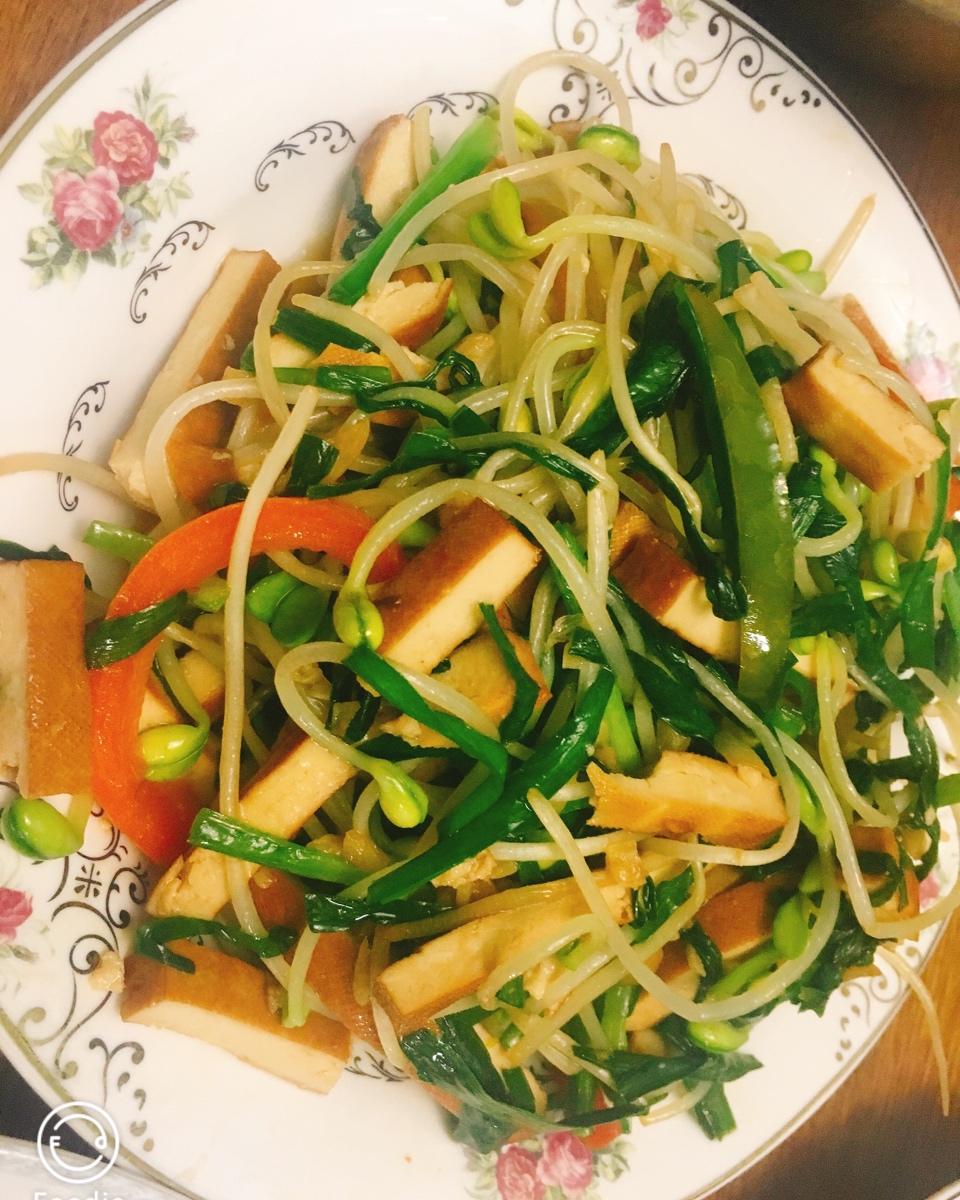 豆芽韭菜炒干豆腐