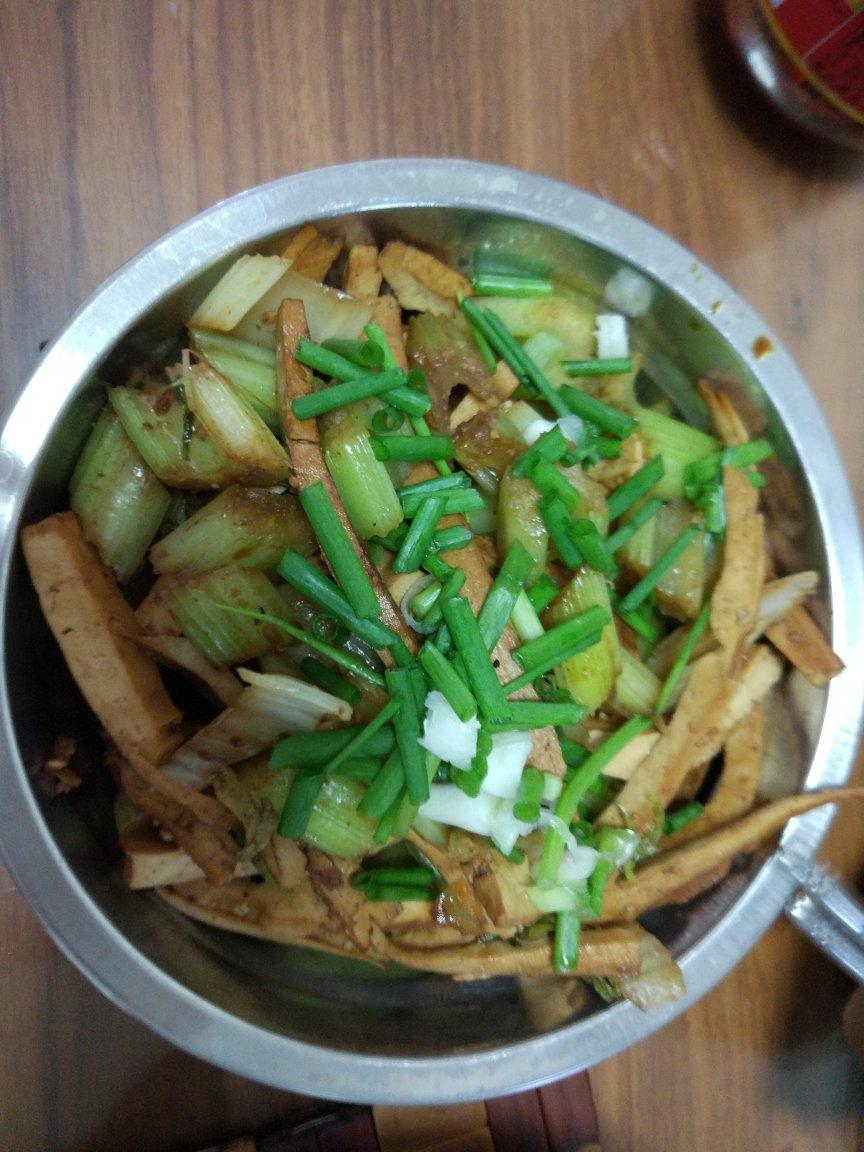 芹菜炒香干