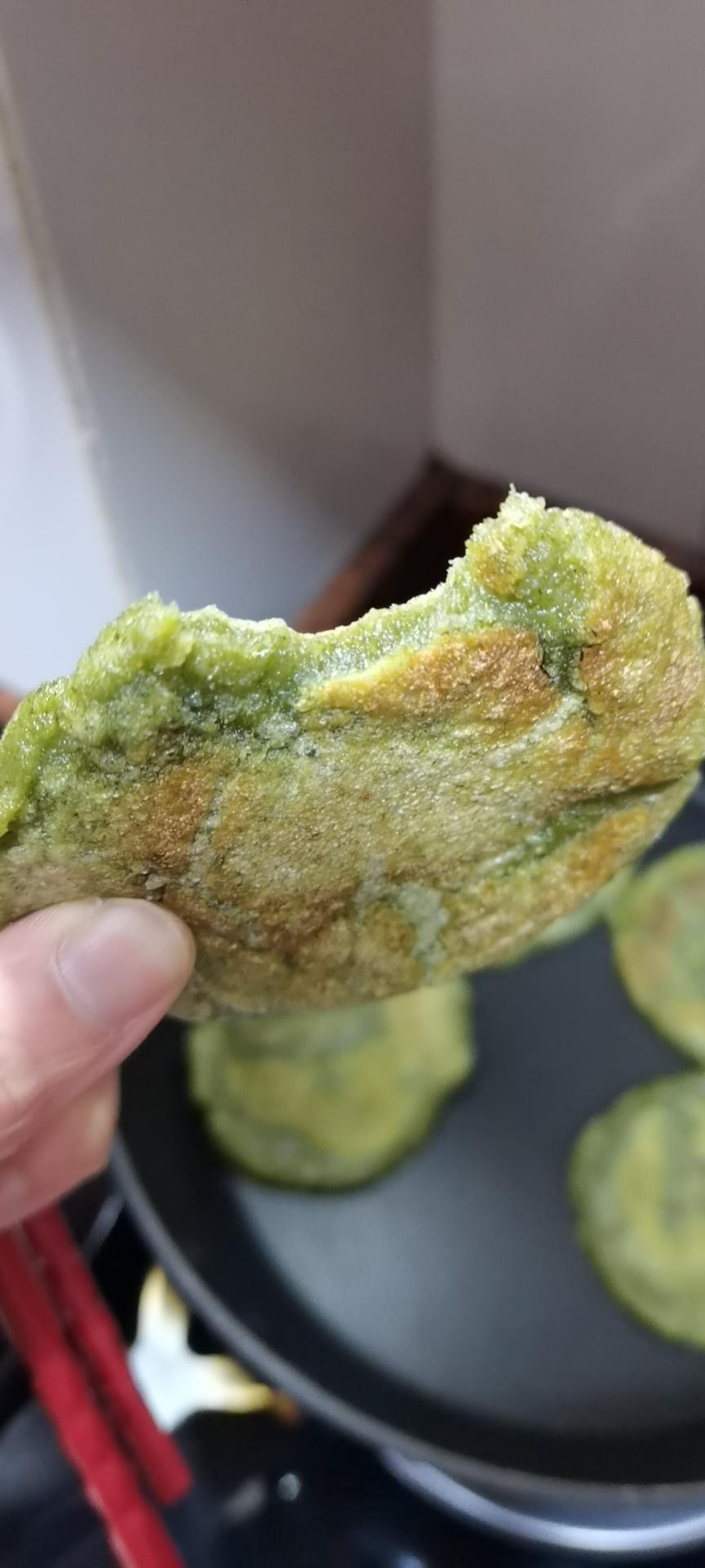 香煎艾草粑粑的做法