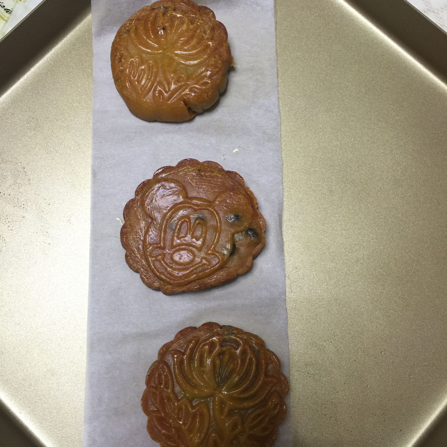 广式月饼——蛋黄莲蓉月饼