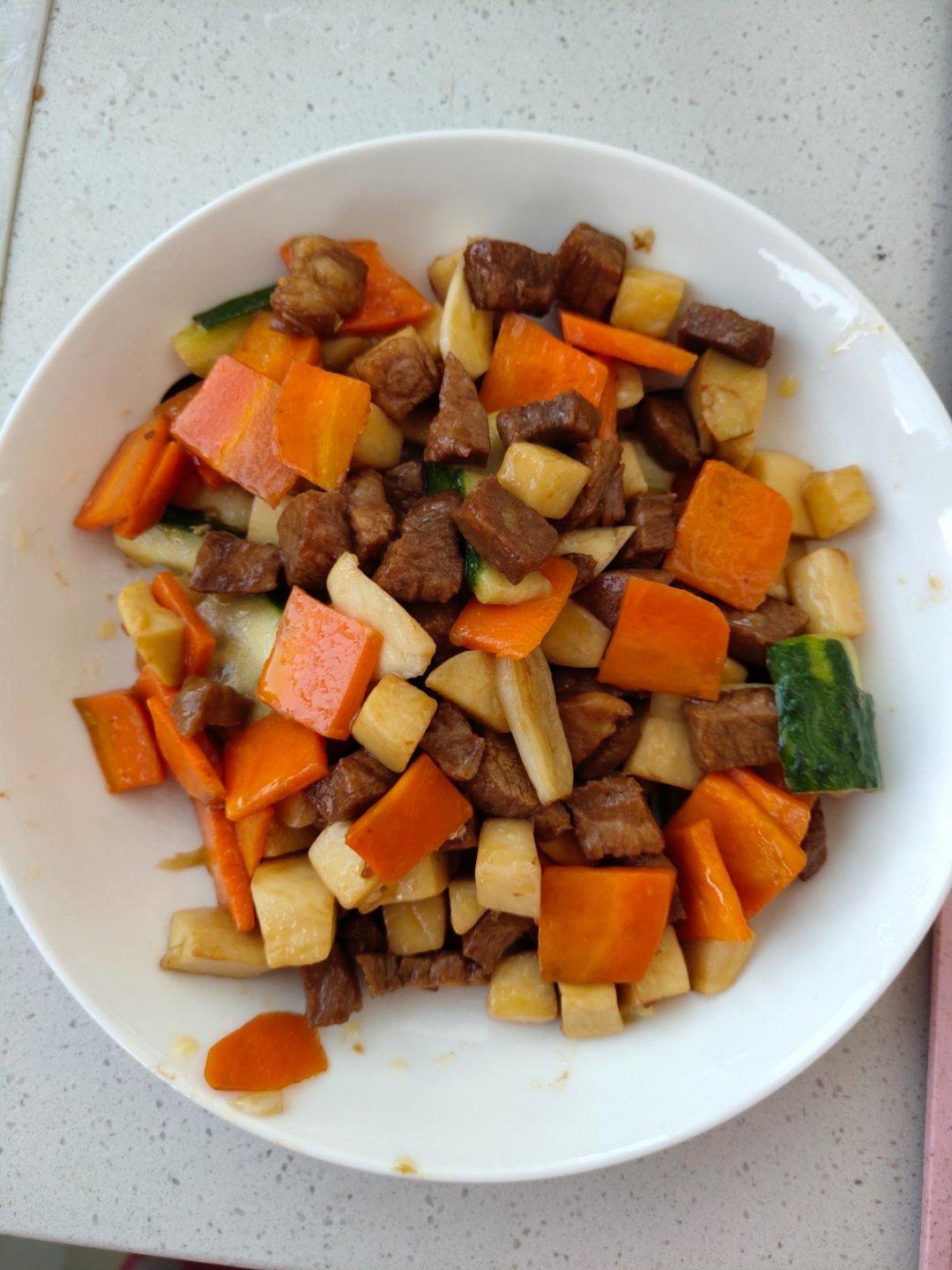 黑椒杏鲍菇牛肉粒