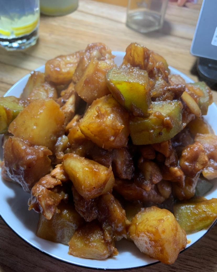 土豆焖鸡腿