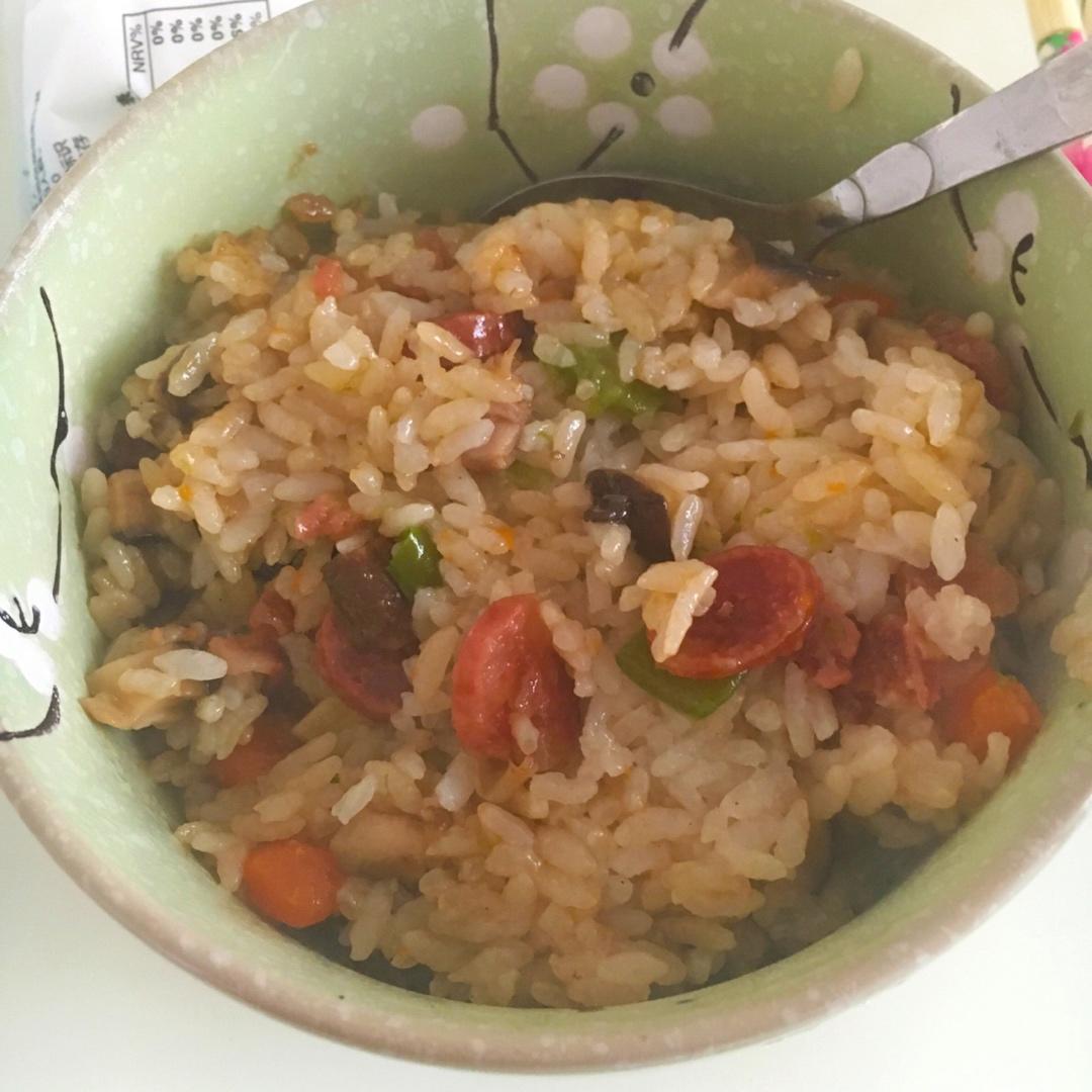 酱油肉香菇焖饭