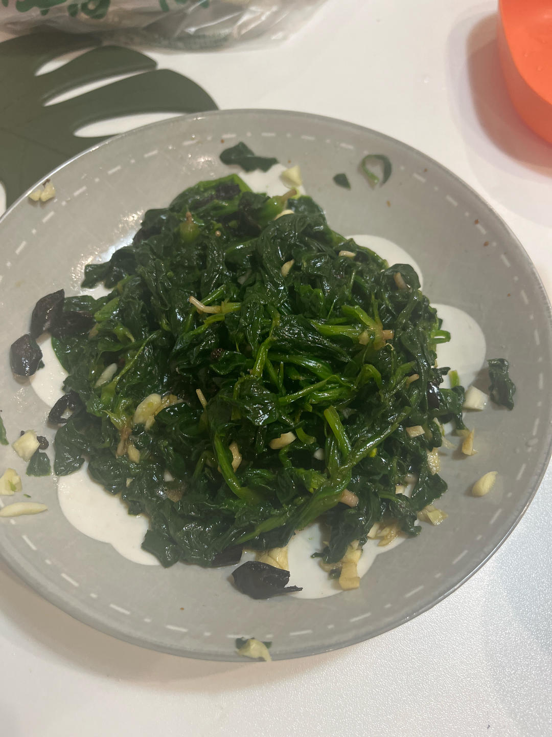 凉拌菠菜(家传秘方)