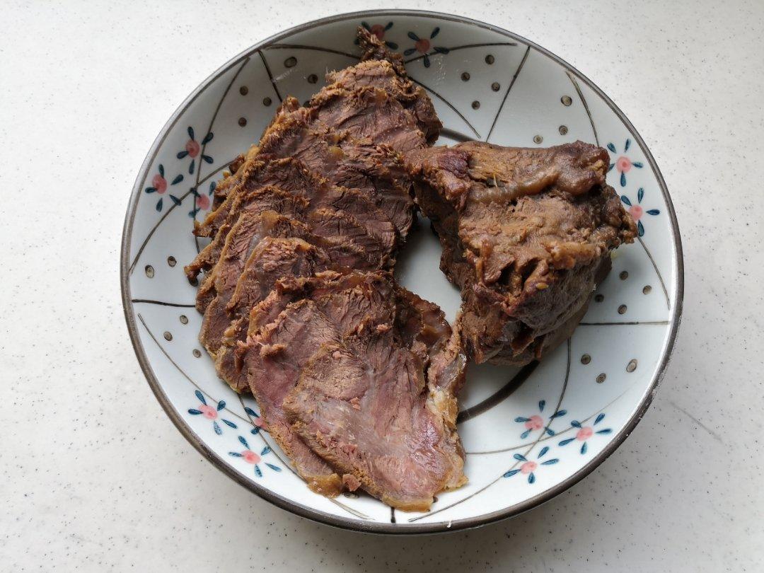 卤牛肉