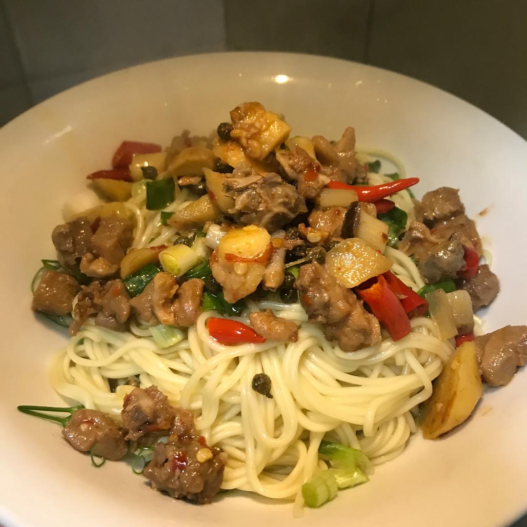 赞 鸭子,子姜,青红辣椒,郫县豆瓣,料酒,冰糖,葱,蒜,面条 11 做过