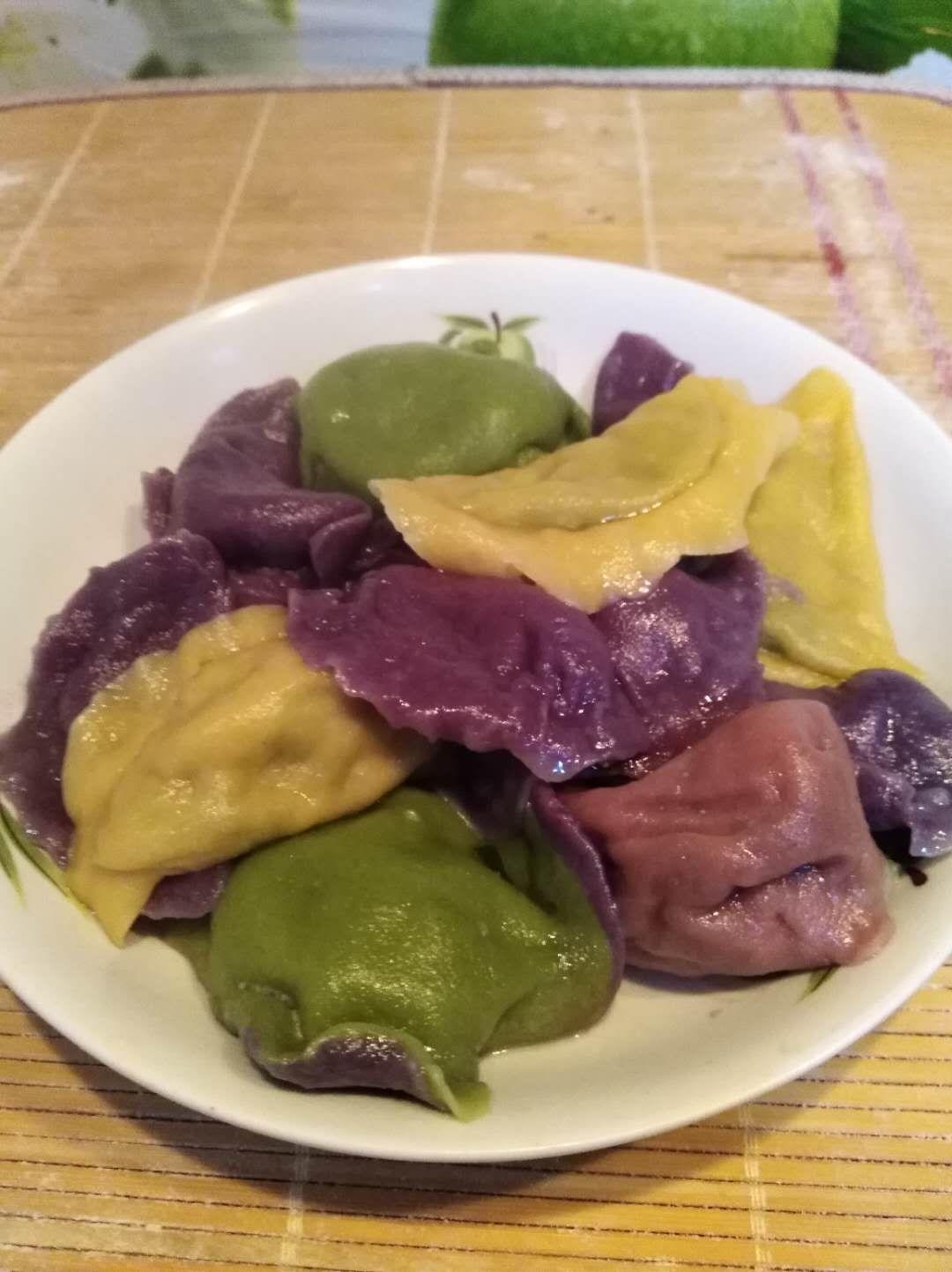 彩色饺子