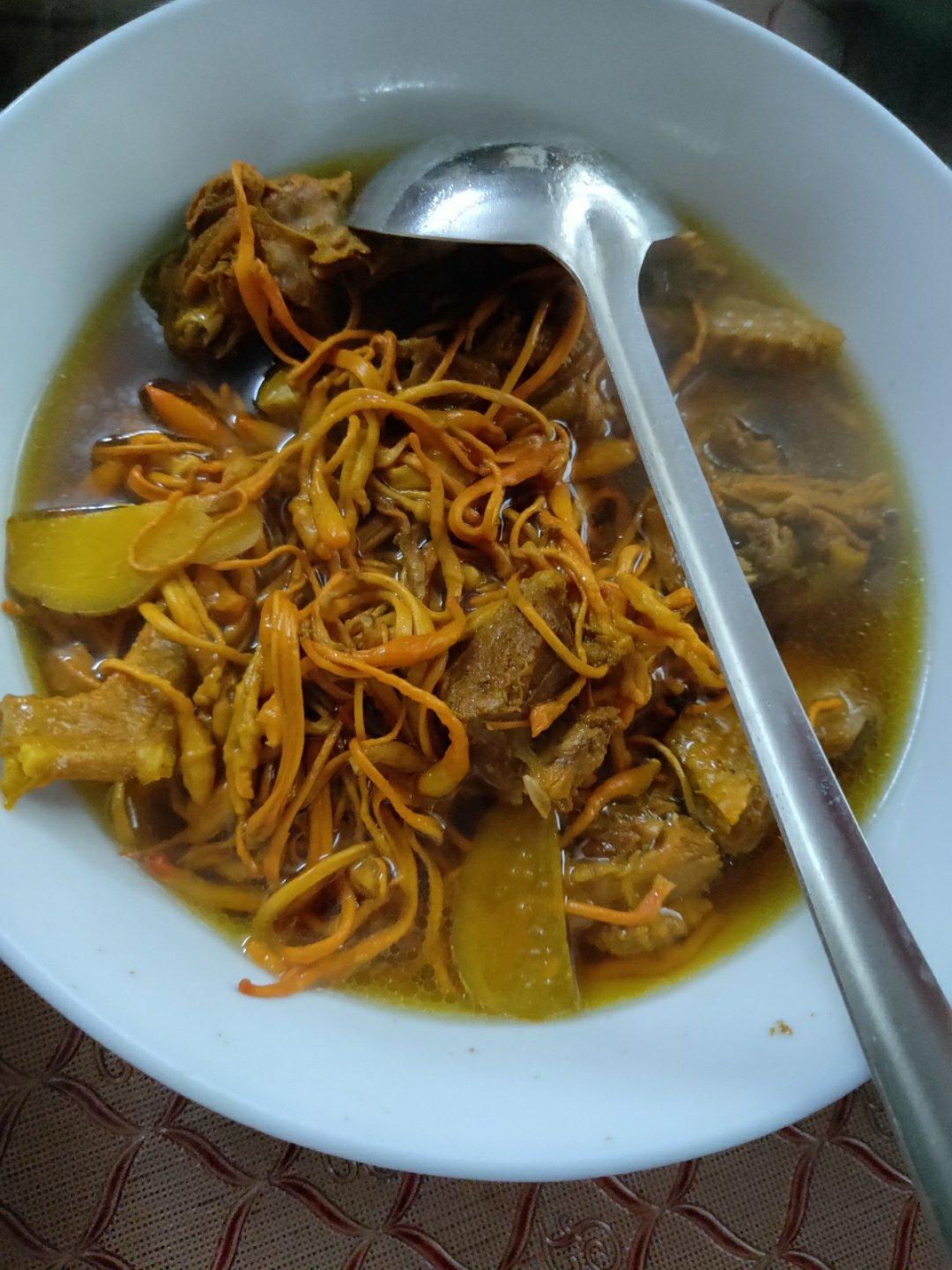 虫草花煲鸡汤