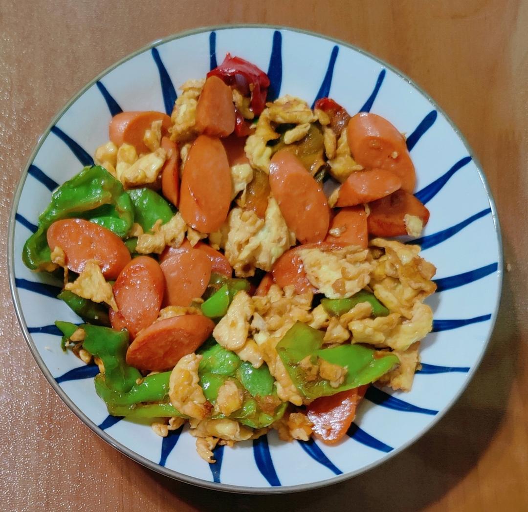 超下饭的青椒火腿炒蛋