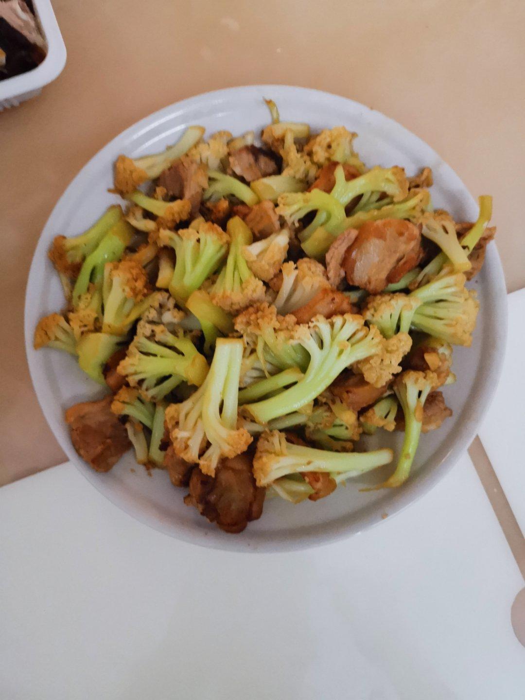 家常花菜炒肉