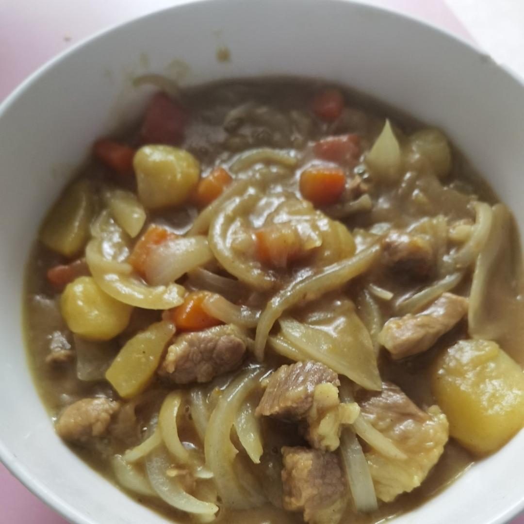 咖喱梅花肉炖土豆