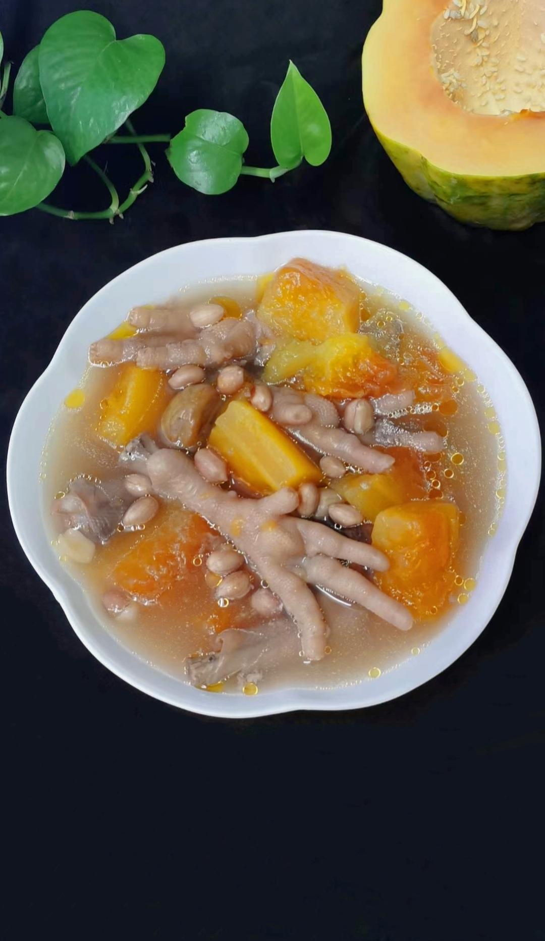 章鱼花生眉豆鸡爪木瓜汤