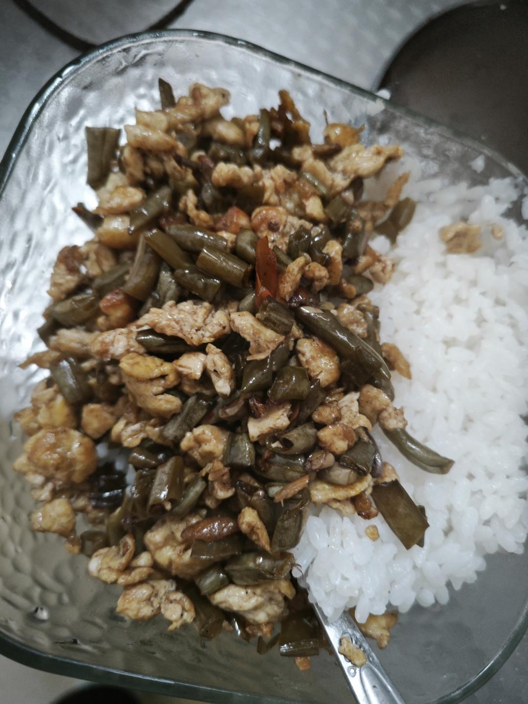 佐粥神器   酸豇豆炒鸡蛋