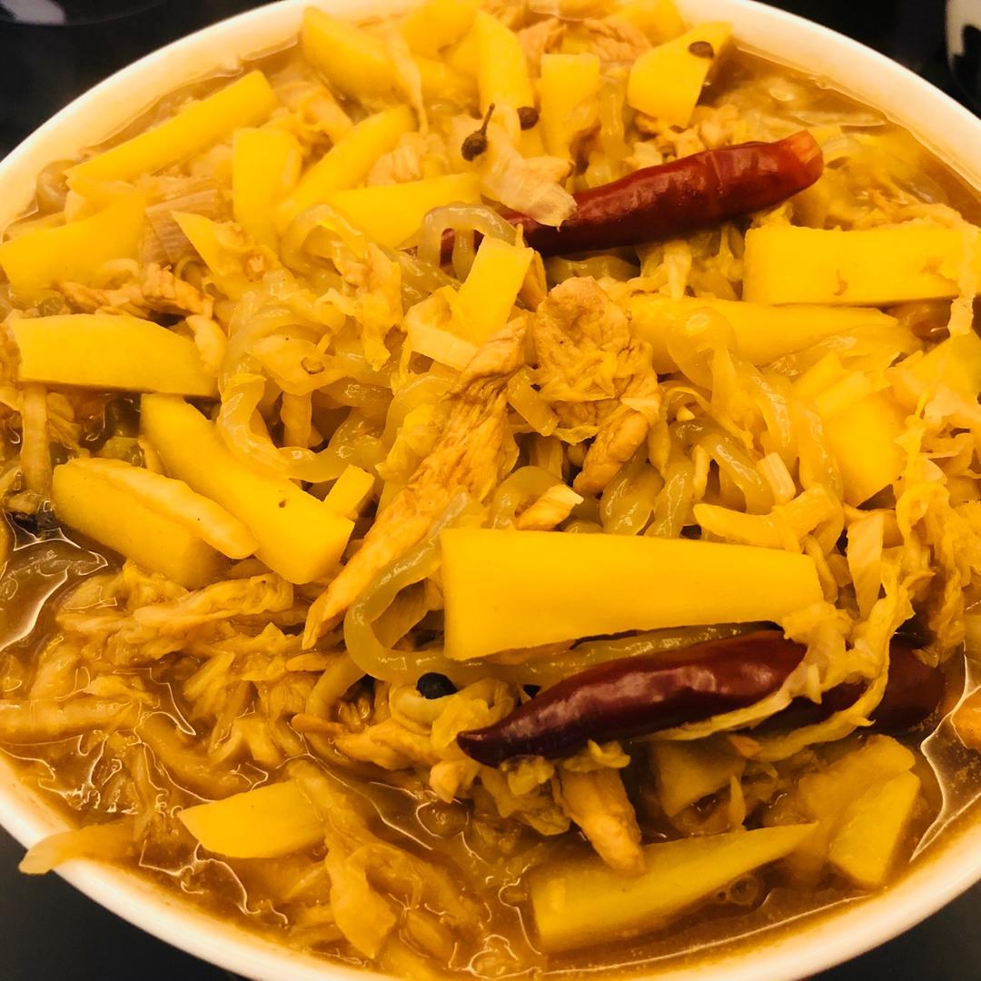 东北酸菜猪肉炖粉条