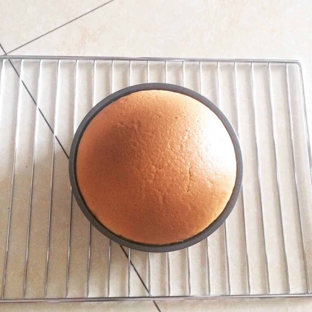 消耗淡奶油之作——淡奶油小蛋糕