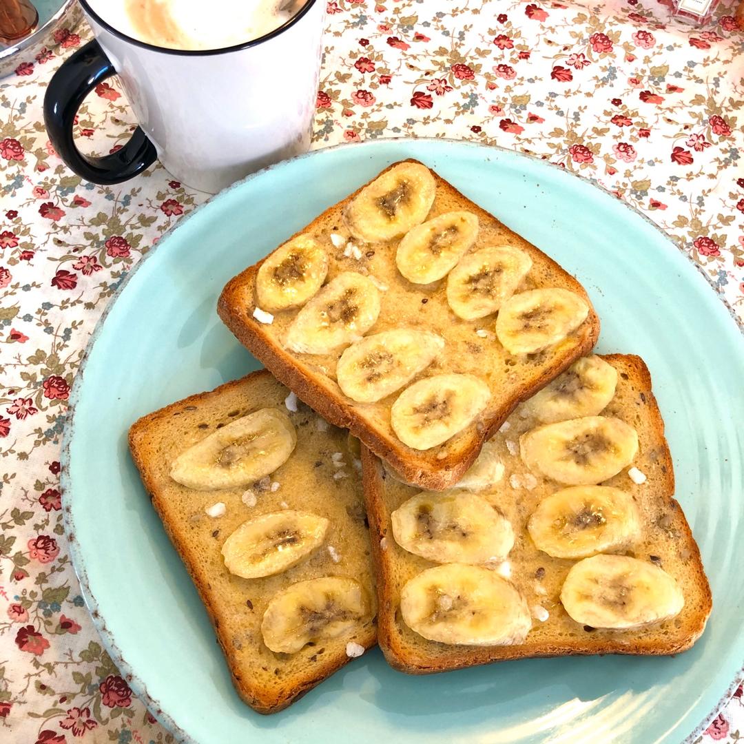 酥脆香甜的黄油香蕉烤吐司