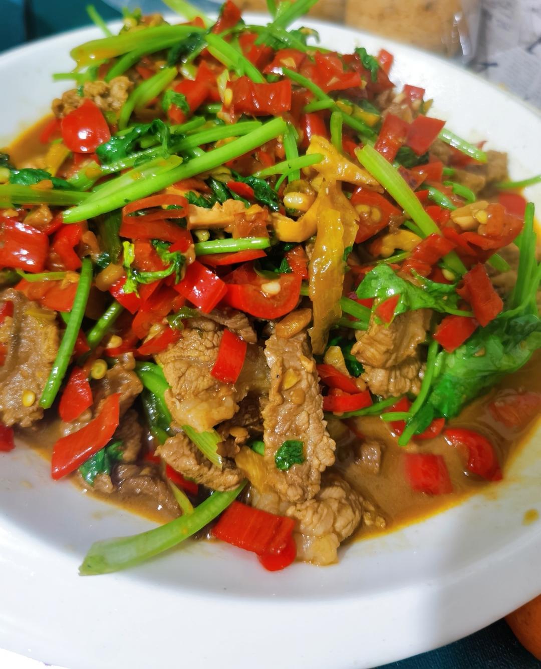 小炒牛肉（肉嫩味香）
