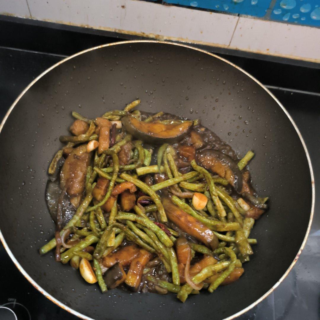 美味可口的豆角烧茄子！原来饭店都是这样做的