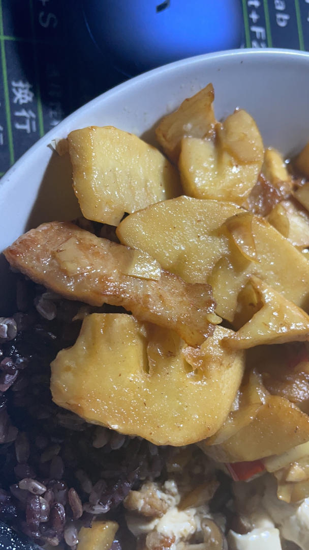 肉香笋鲜的春笋炒五花肉