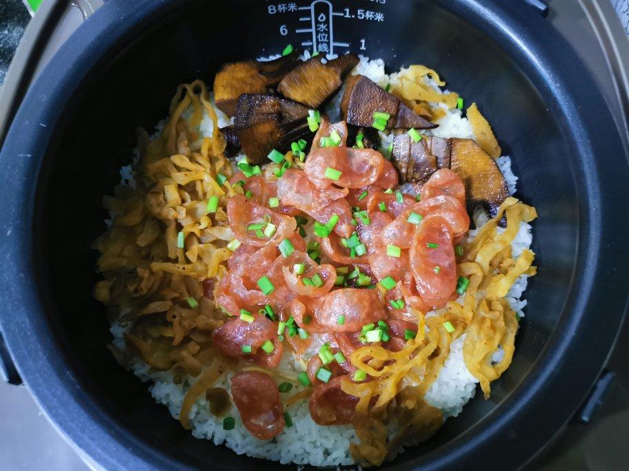 香肠煲仔饭