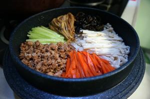 韩式石锅拌饭的做法 步骤6