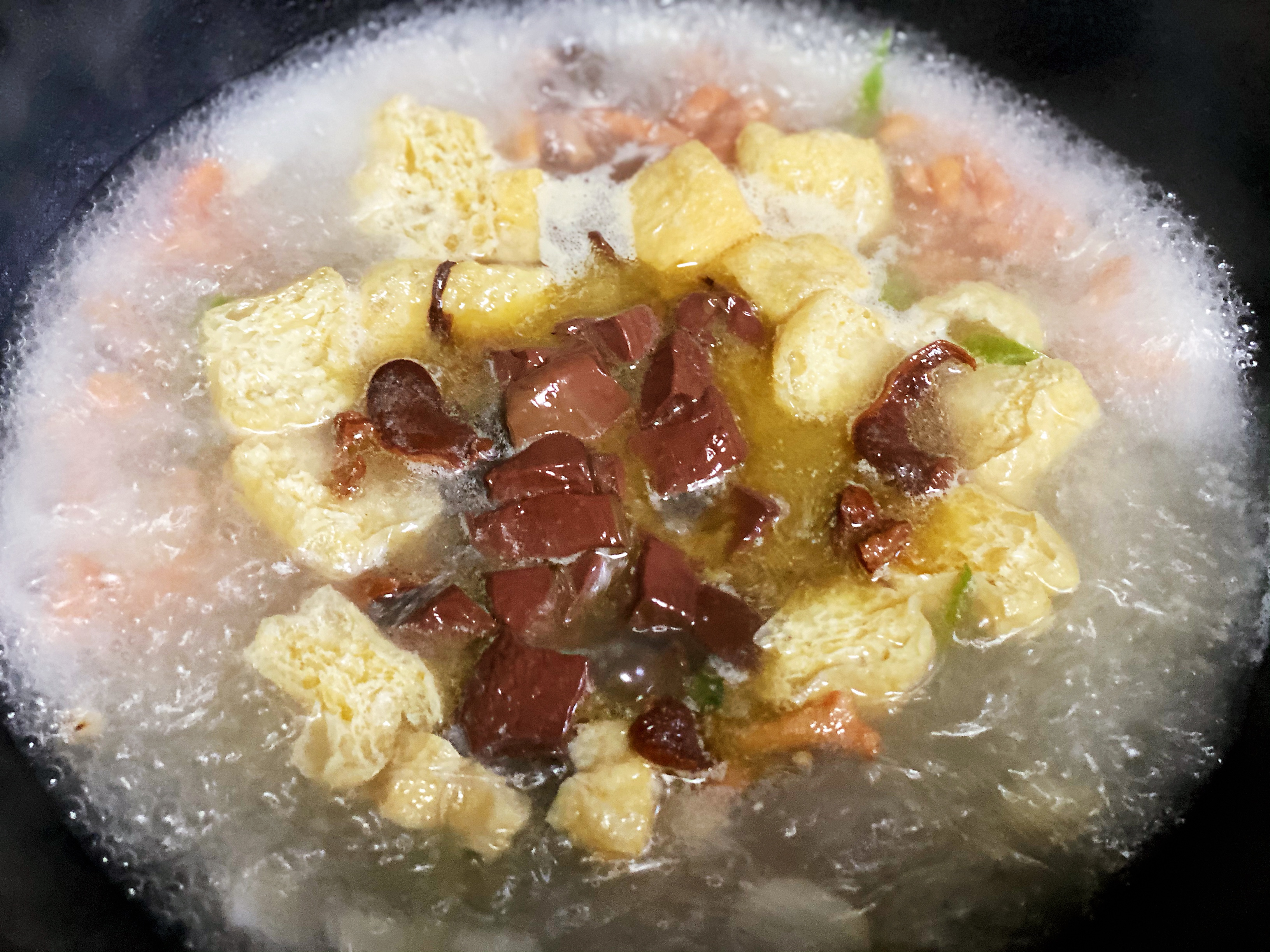 鸭杂豆腐粉丝汤(鸭血、鸭肠、鸭胗、油豆腐)的做法 步骤7