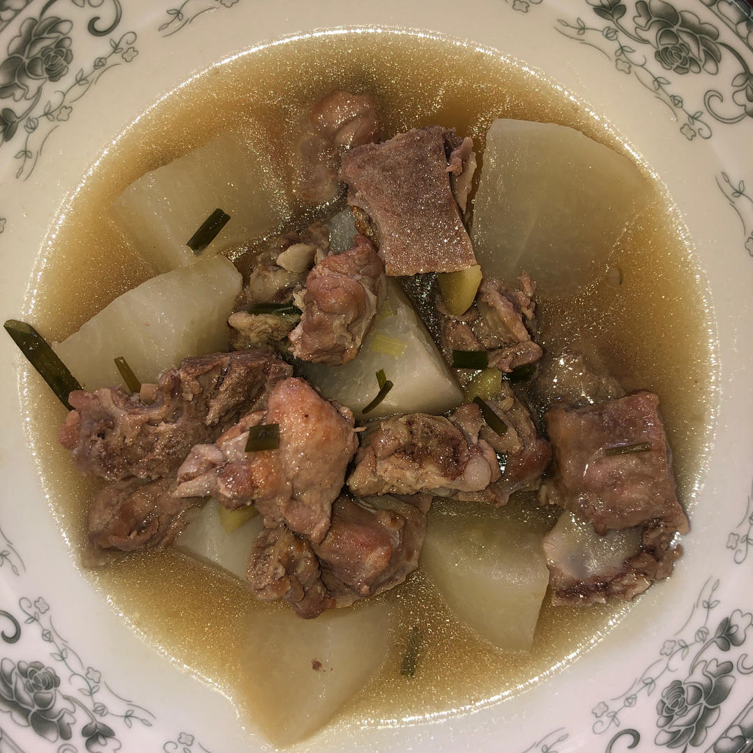 萝卜小排汤