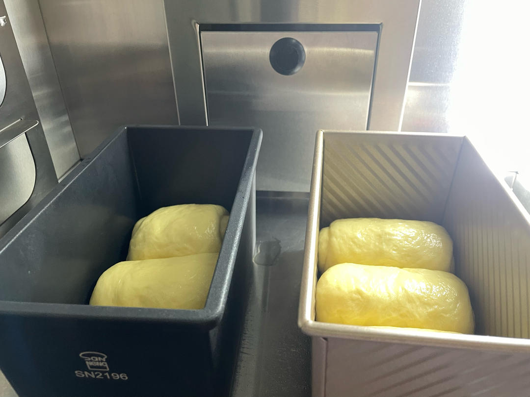 奶香纯粹的重料淡奶油吐司