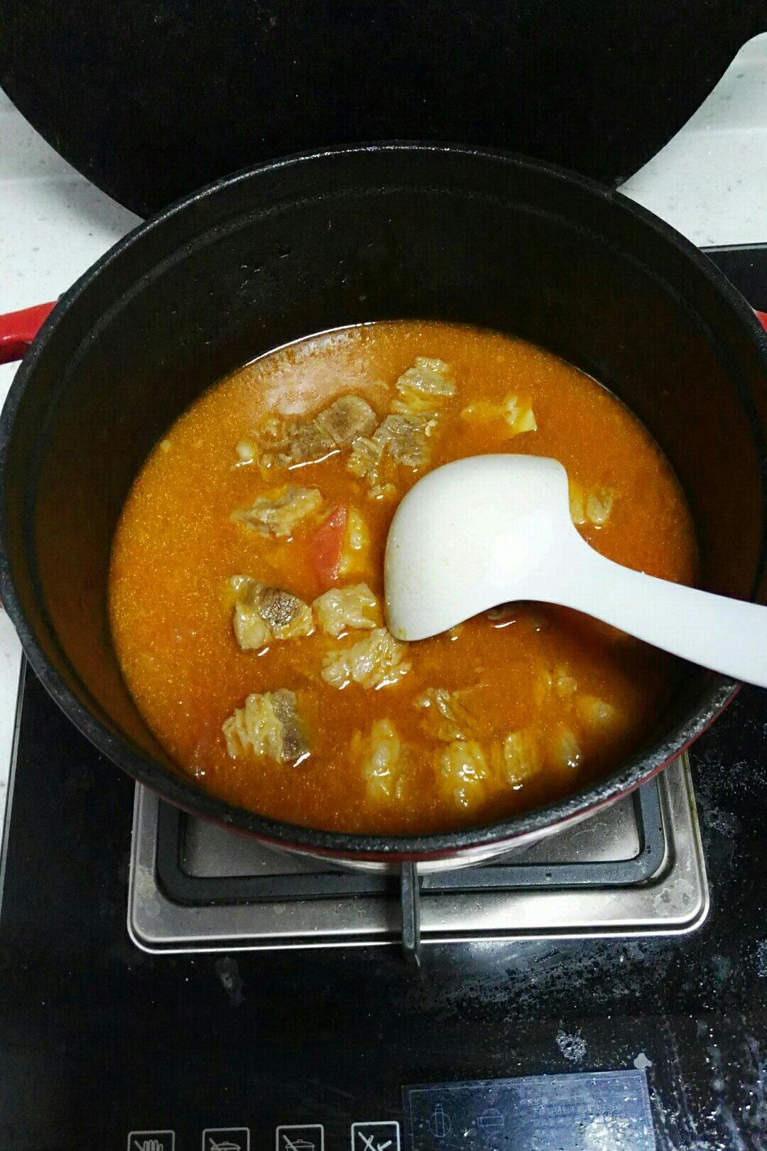 番茄炖带骨牛腩—Staub珐琅铸铁锅