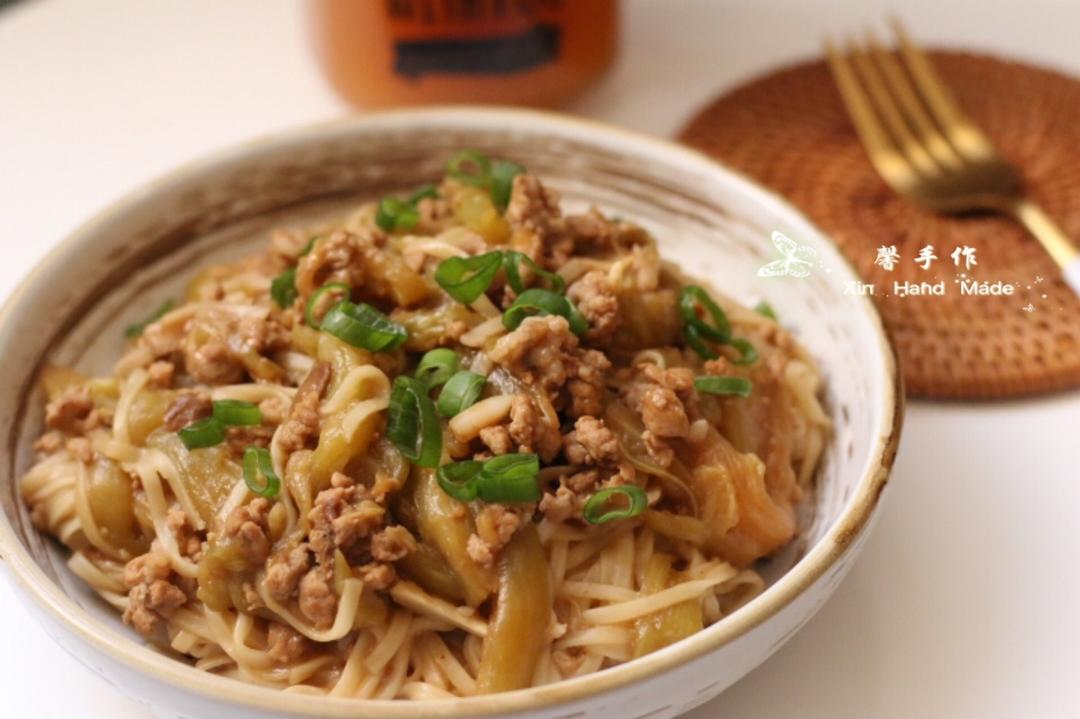 超级好吃又简单的茄子焖面