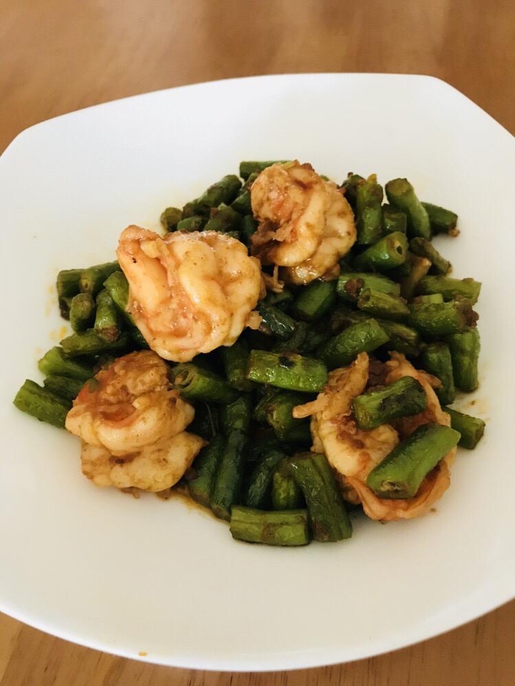新加坡风味叁巴酱虾球四季豆的做法