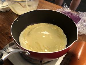【紫薯鸡蛋卷】面点厨师教你做低卡低脂美食，快来试试吧。的做法 步骤3
