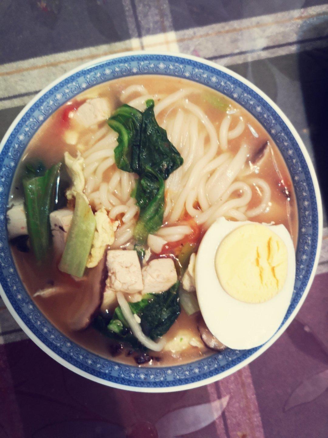 面食控·牛腩汁肉丸面