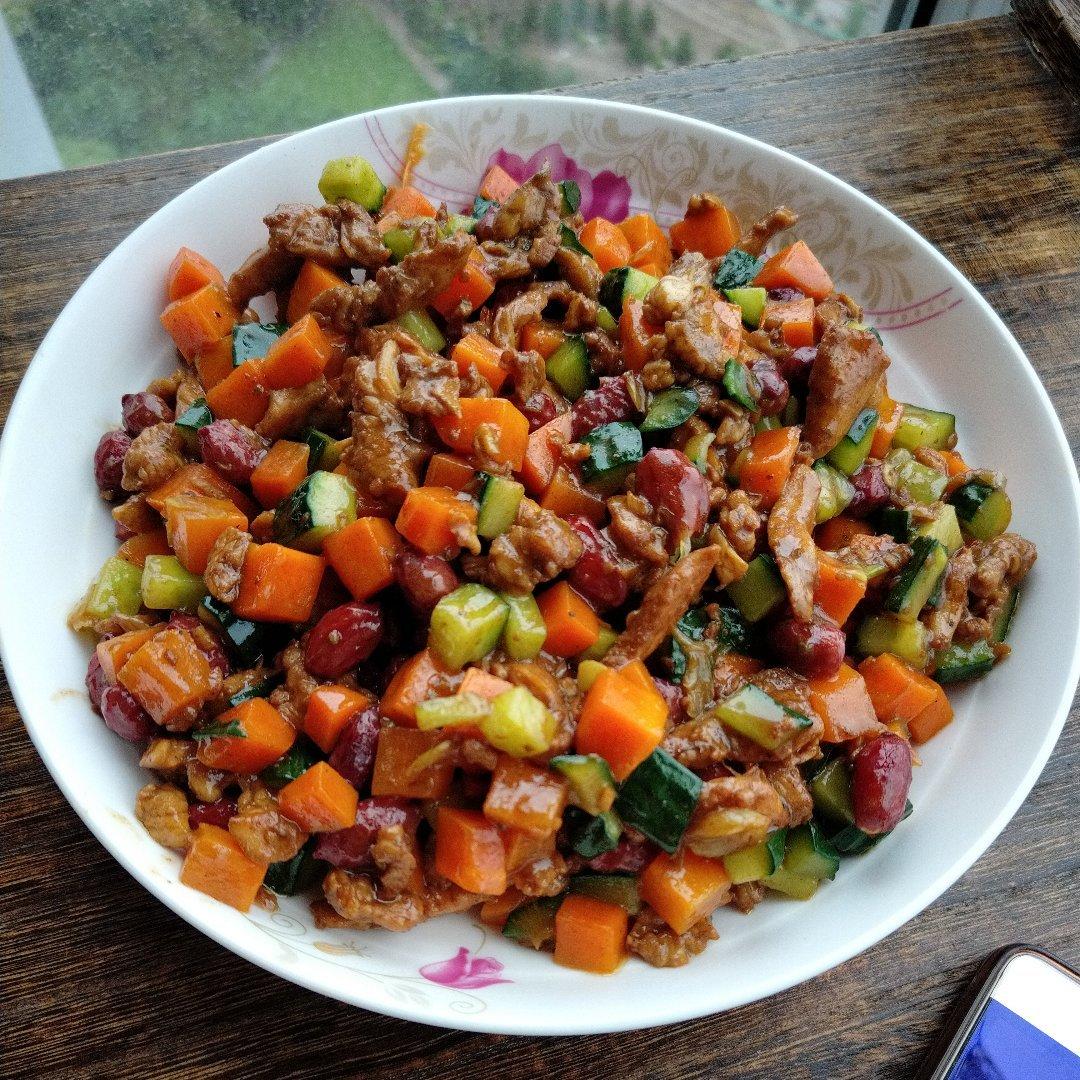 胡萝卜黄瓜鸡胸肉