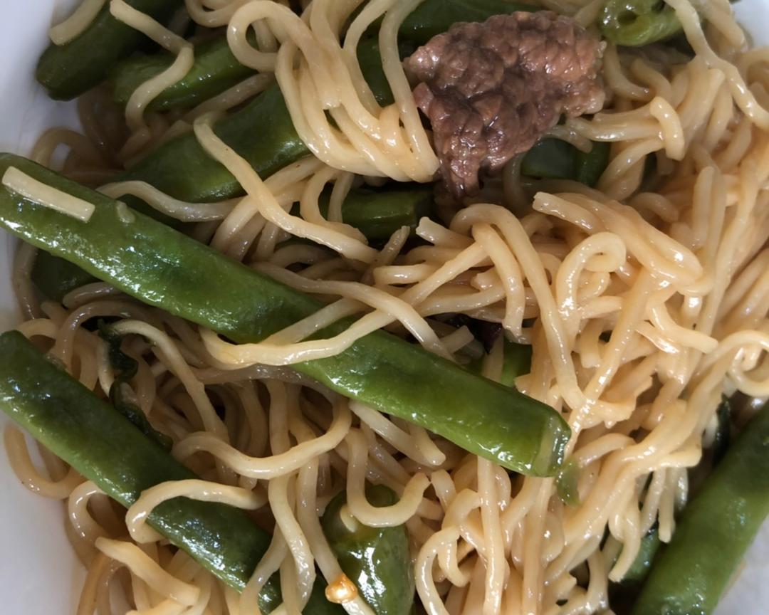 铁锅豆角焖面