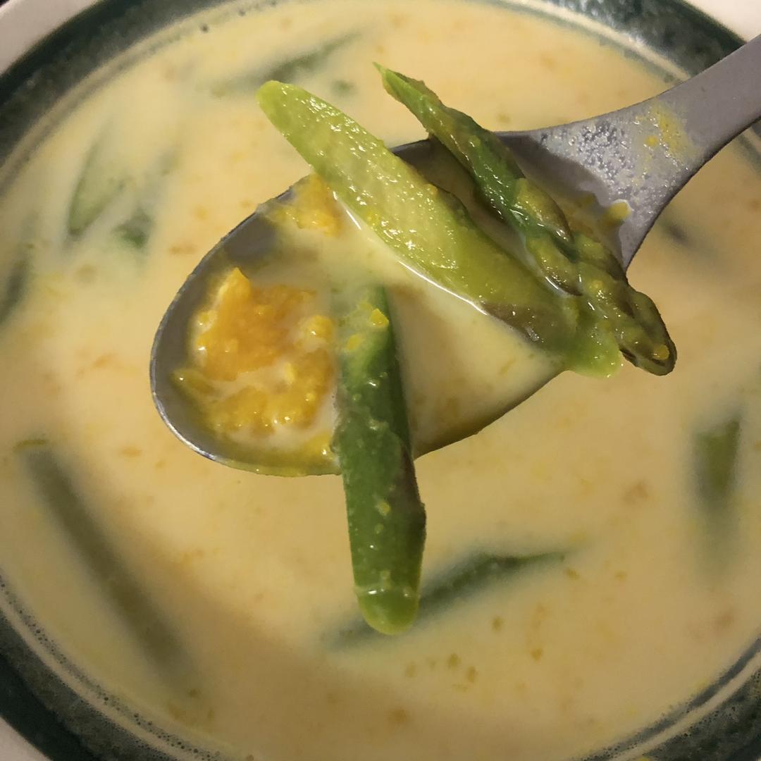 低卡奶油南瓜芦笋汤