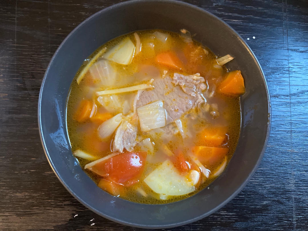番茄土豆胡萝卜洋葱炖羔羊排-电高压锅版，超治愈的美味